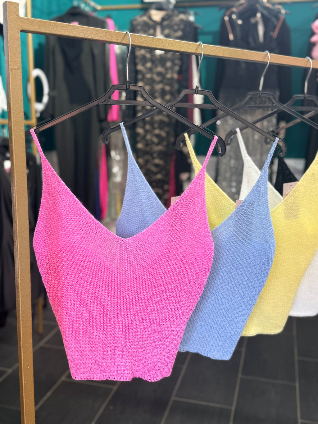 Top in Maglia Rasata con Scollo a V – Eleganza Leggera in Taglia Unica