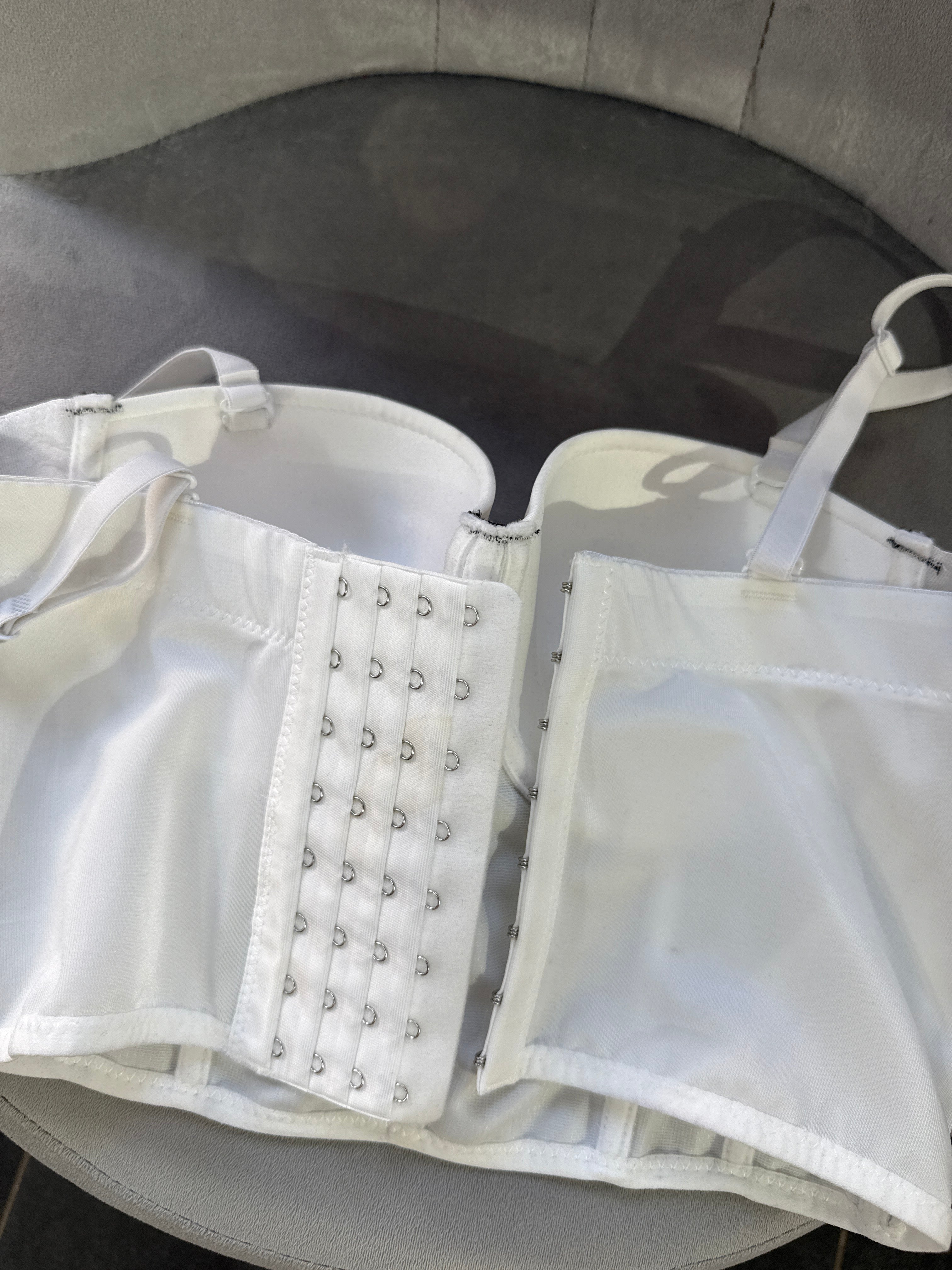 Top Corsetto Strutturato con Dettagli a Contrasto