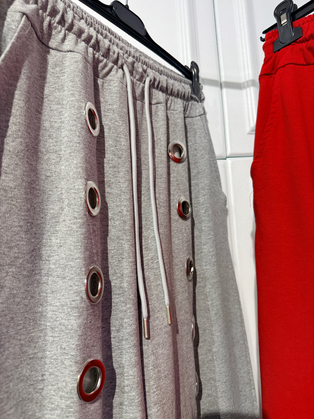 Pantaloni Cargo Urban con Occhielli in Metallo