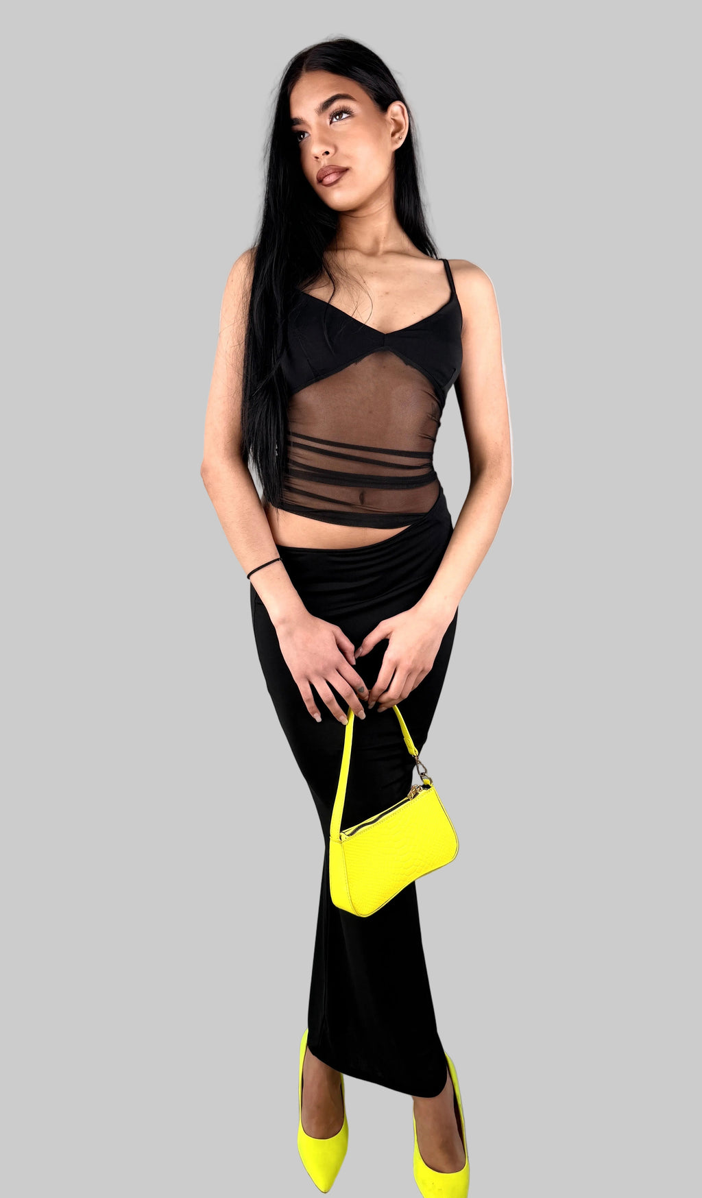 Abito "Midnight Allure": Top Corsetto Trasparente e Maxi Gonna Aderente