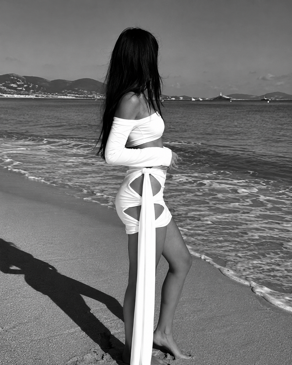 Completo "Ibiza " White: Top Bardot & Mini Skirt Drapery