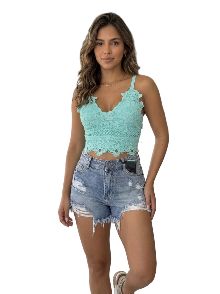 Top Crop in Pizzo Crochet – Versatilità e Stile