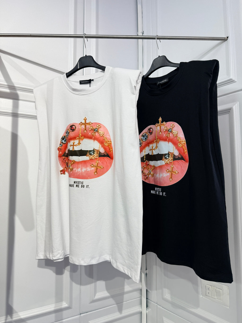 T-Shirt Oversize "Mystic" con Spalline Imbottite