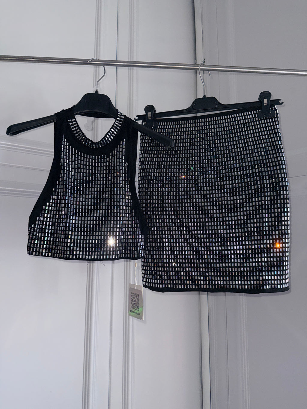 Completo Two-Piece Gioiello – Look Glamour Schiena Scoperta