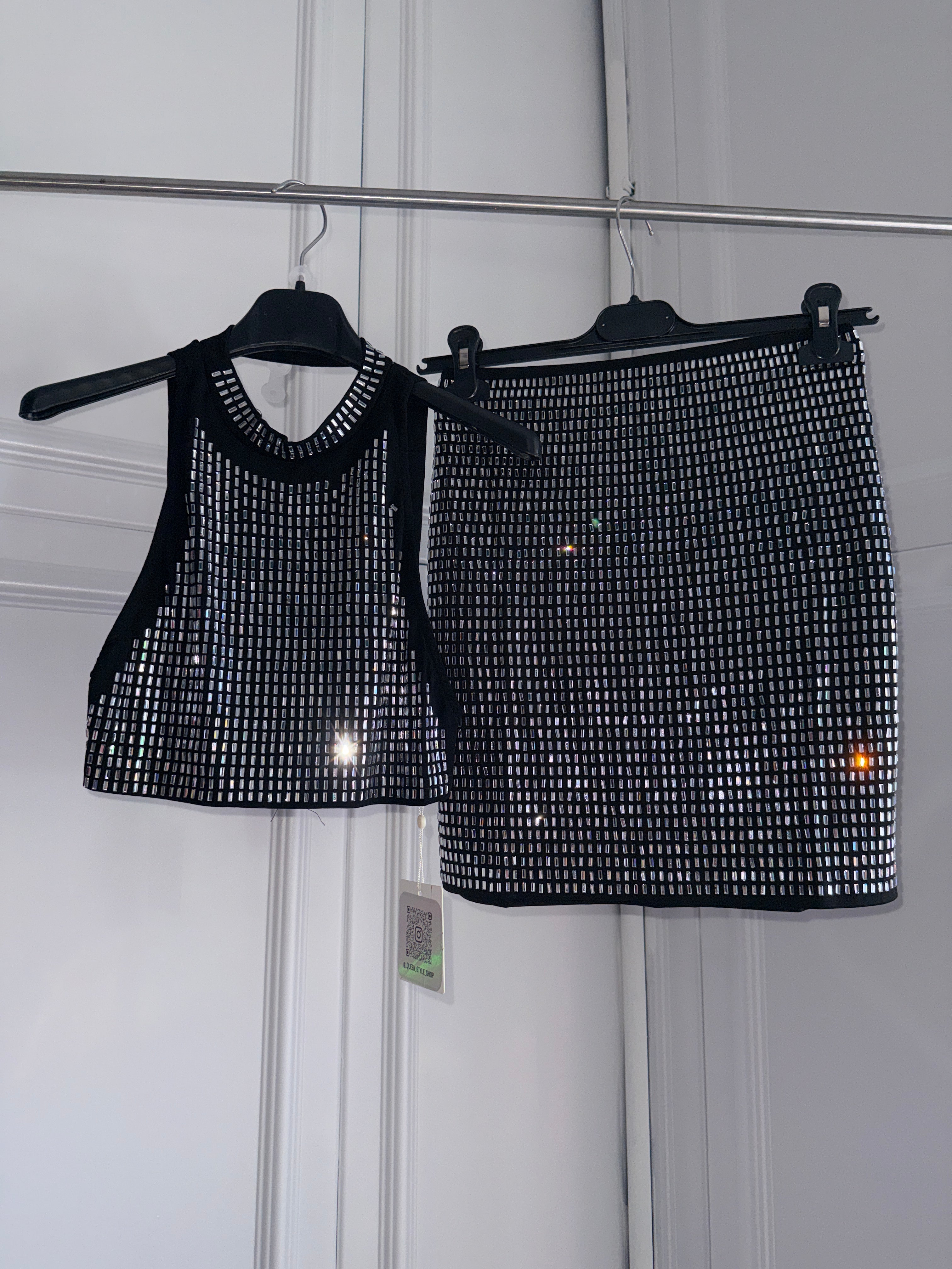 Completo Two-Piece Gioiello – Look Glamour Schiena Scoperta