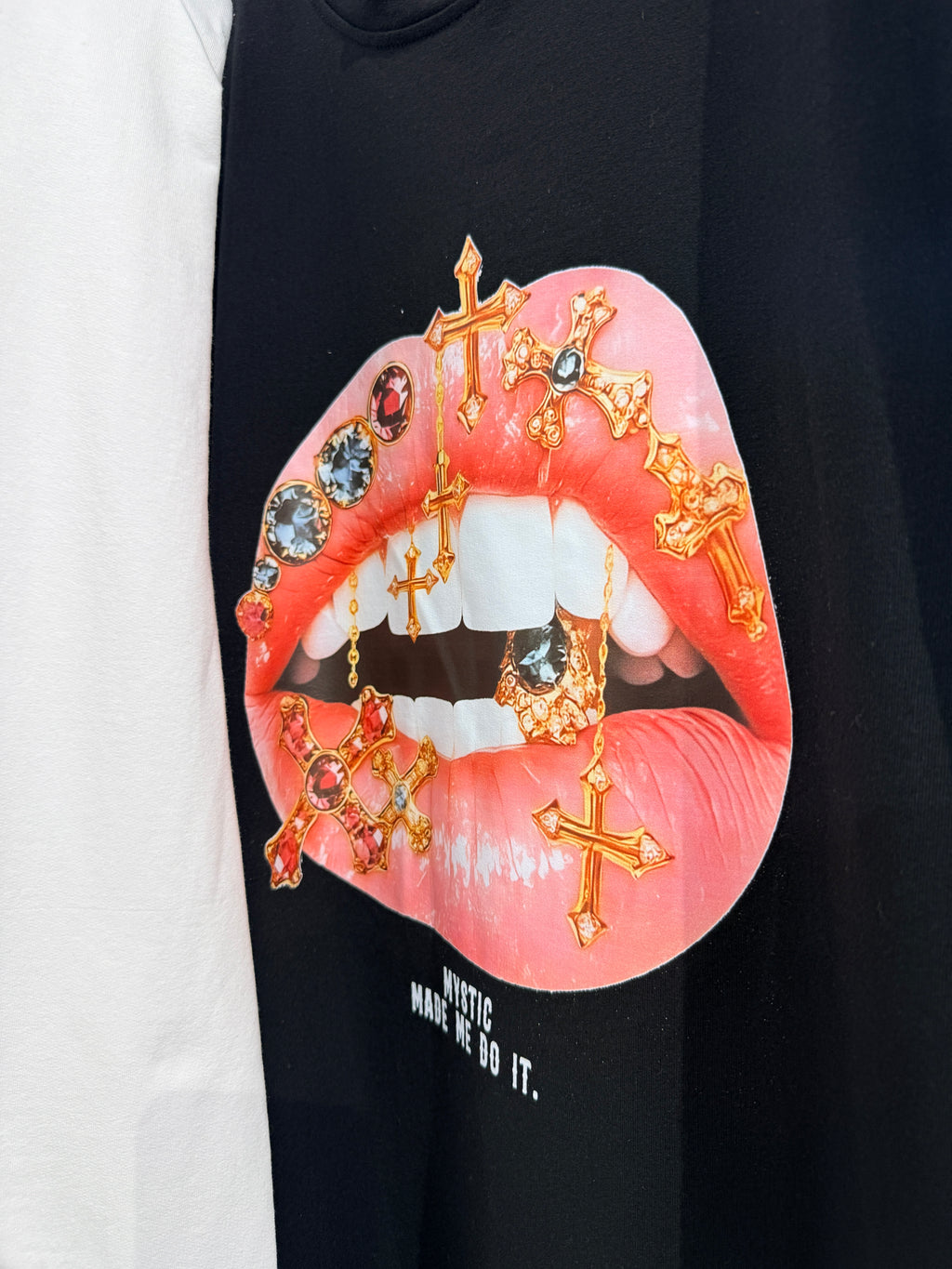 T-Shirt Oversize "Mystic" con Spalline Imbottite