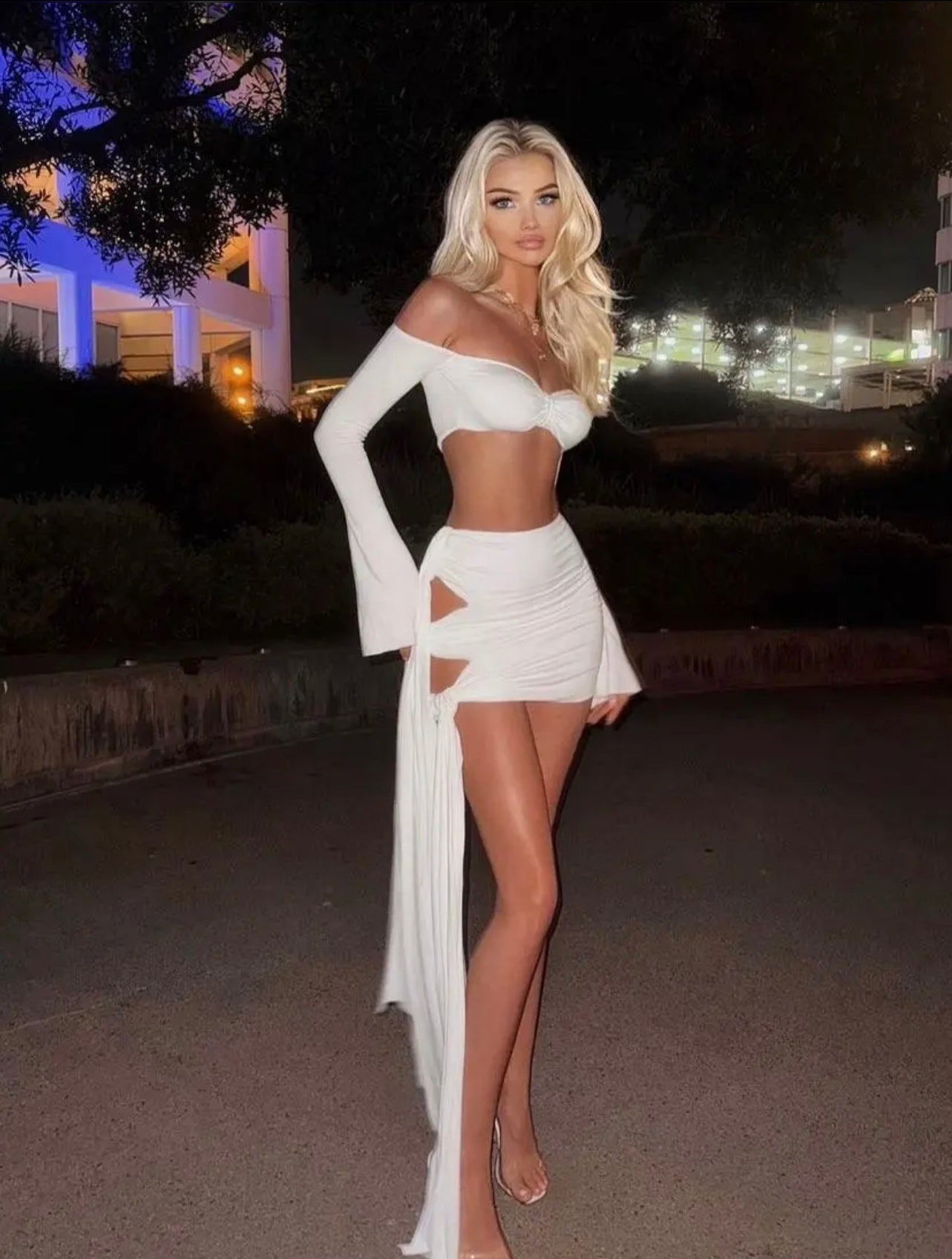 Completo "Ibiza " White: Top Bardot & Mini Skirt Drapery